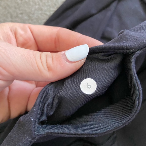Black Lululemon leggings - Picture 4 of 4